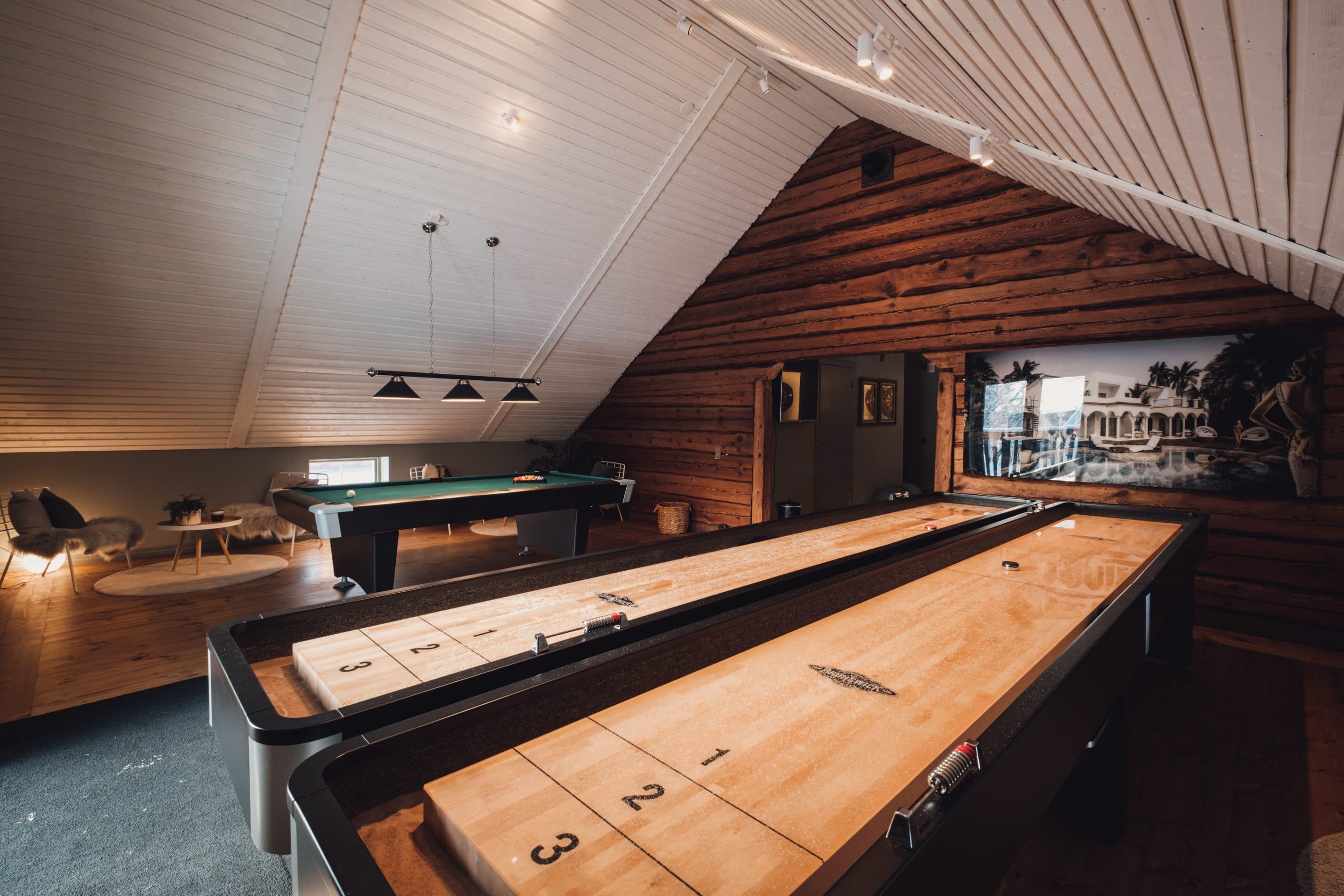 Aktivitetsrummet Loftet med Shuffleboard